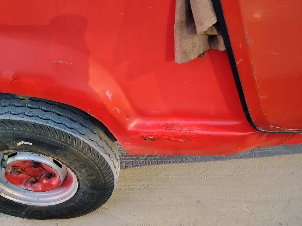 سلام عليكم تكتك للبيع تفيسس موديل 2020 سنويه تقره 2021 سعر خمسة ونص *********** المحرك كفاله
