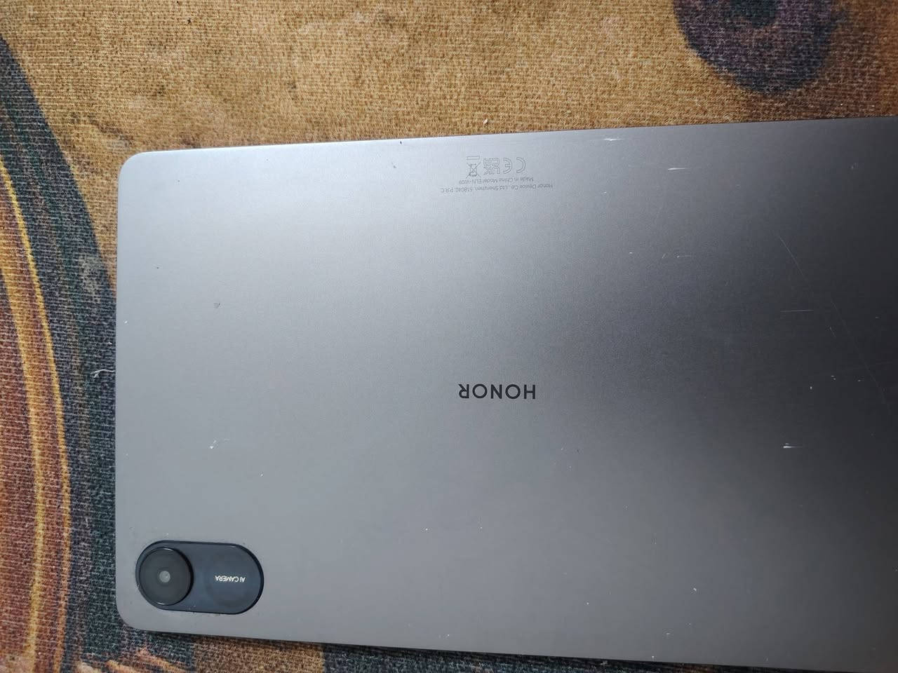 السلام عليكم ايباد هونر نضيف جدا موجوده كارتونته وصل مالته اخذته جديد 200 أريده ١٧٠ وبي مجال قليل مكان بغداد بلديات *********** واتساب فقط
