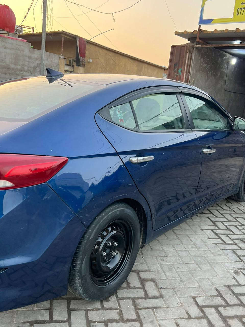 سلام عليكم عندي الانتر ٢٠١٧ سياره حلوه عارضها١٠٥ بيها مجال بسيط بيها سونر سياره بغداد حي اور رقم التلفون ***********
