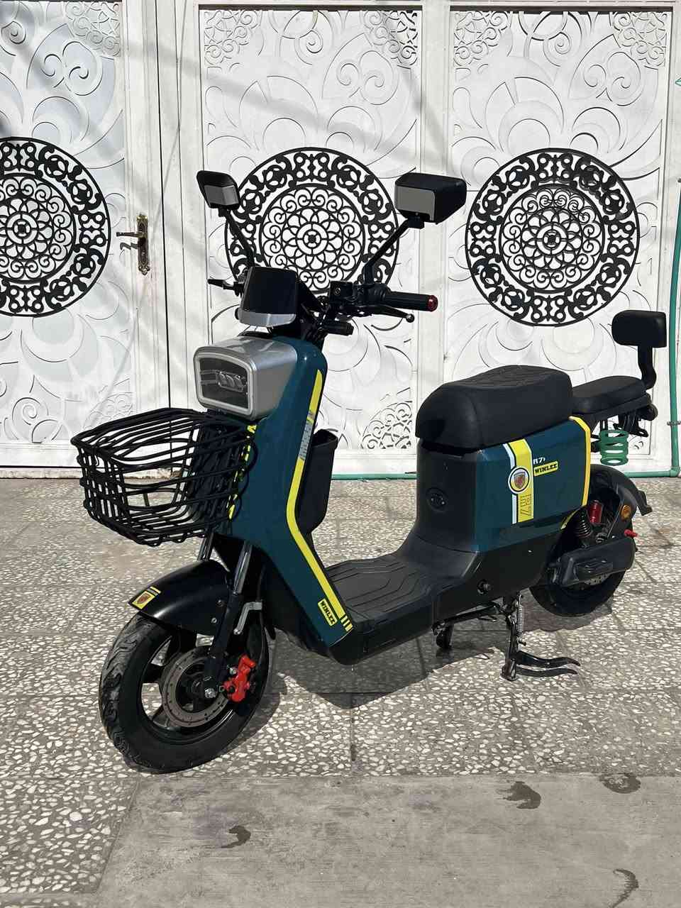 دراجه شحن للبيع  R7 موديل 25 استعمال قليل 5 بطاريات كبار فول سرعه 90  نظام البك بلوتوث سويج عدد 2 بصمه 2 السعر 525 وبيه مجال العنوان المشتل ***********
