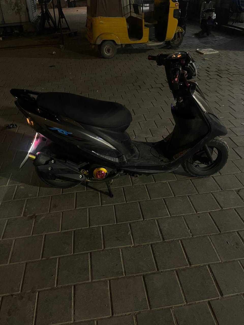 سلام عليكم ماكس عدلة للبيع السعر 600 وبيها مجال مكاني بغداد مدينة الصدر متواجد فيس واتساب ***********
