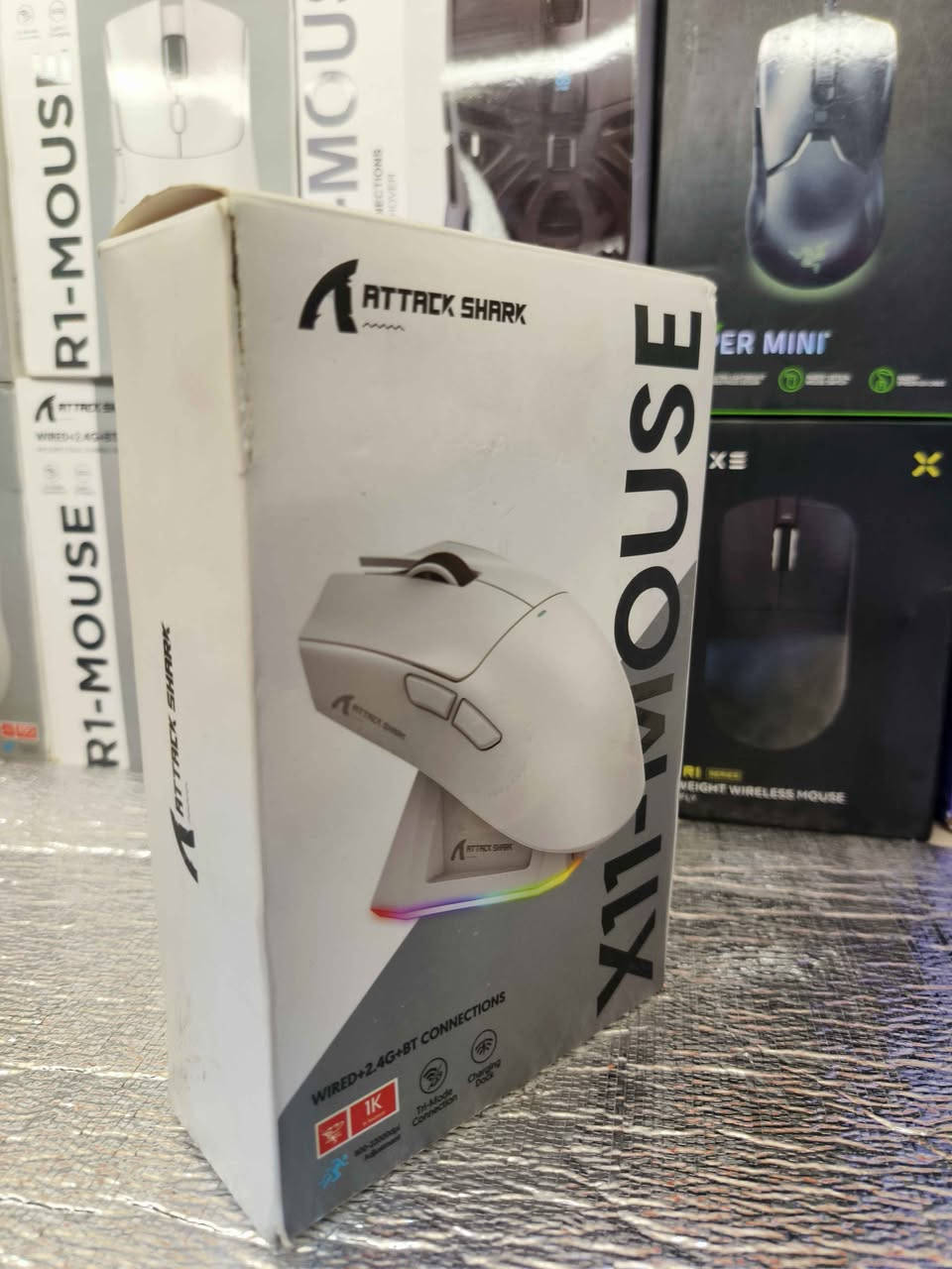 ‏🖱️ماوس X11 لاسلكي للبيع 🖱️
‏✅ اتصال ثلاثي: Bluetooth + 2.4G + سلكي
‏✅ بطارية قابلة للشحن
‏✅ إضاءة RGB جانبية
‏✅ أزرار جانبية إضافية
‏✅ DPI قابل للتعديل
‏✅ متوافق مع Windows و Mac و Android 
‏✅قطعه او ستاند اضاءة RGB جانبية
‏📦 جديد بالكرتون 💰 السعر: (45.000) 📍 الموقع: الموصل 📩 التواصل خاص موصل, نينوى


**إذا كنت صاحب هذا الإعلان وتريد حذفه لأي سبب، رجاءا أرسل رسالة إلى الدعم الفني**