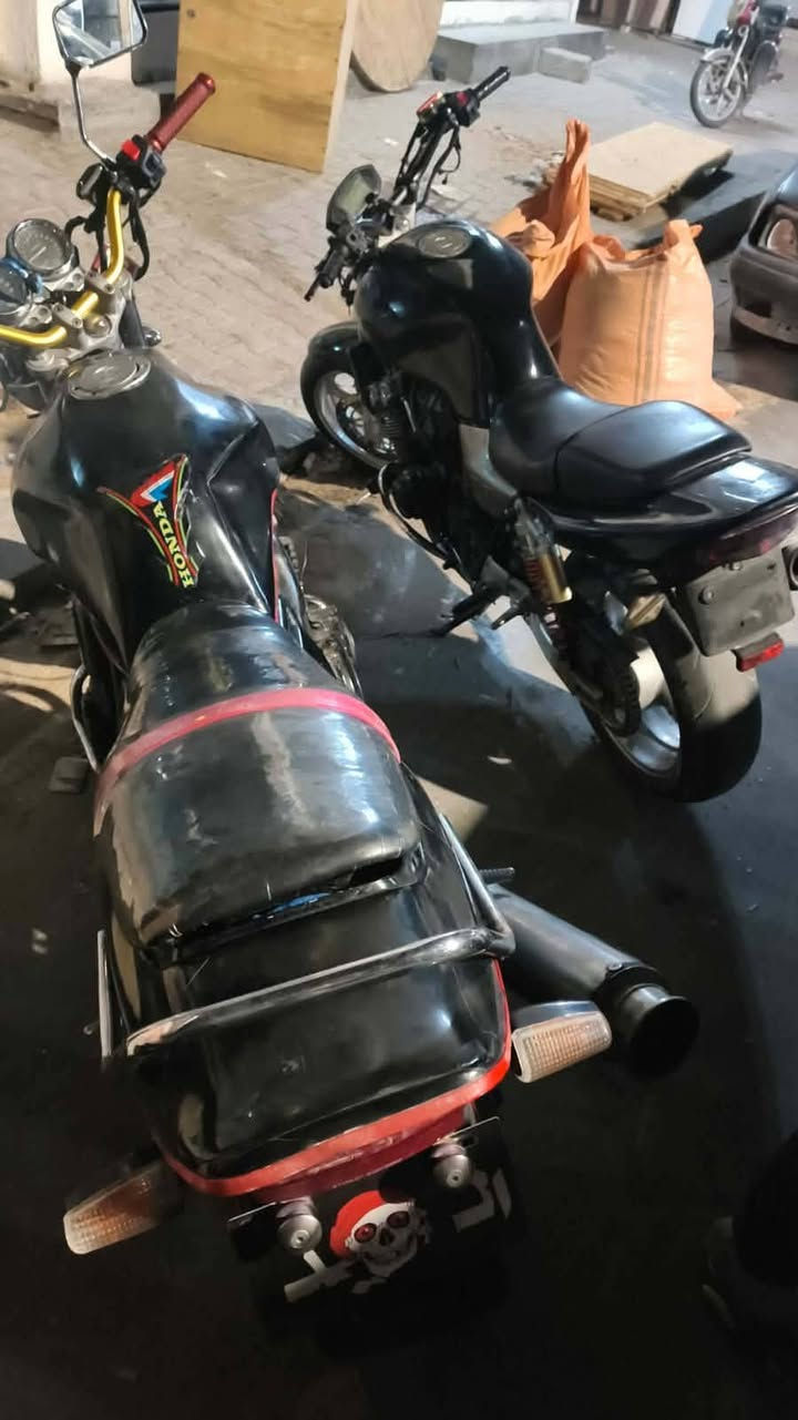 سلام عليكم من رخصت الادمن
سيبي جيل اول 16 مكمركه وكامله بس تسجل 

دراجه ماشاء الله عليها لاتنقص لاتبخير نكره بكل وقت 

نققوصاتتها فقط كشكل ترتيبات لادكللي شببيها. وتجي كلشي مابيه

تواصل *********** 

عنوان انبار رمادي
