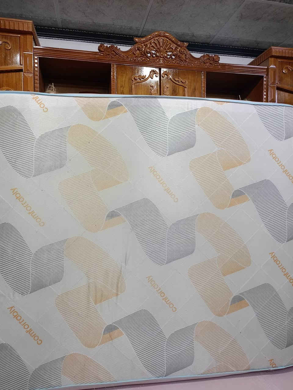 مطرح ابو نفرين
الطول 2 متر
العرض 160
ارتفاع 20
@إشارة #للبيع


**إذا كنت صاحب هذا الإعلان وتريد حذفه لأي سبب، رجاءا أرسل رسالة إلى الدعم الفني**