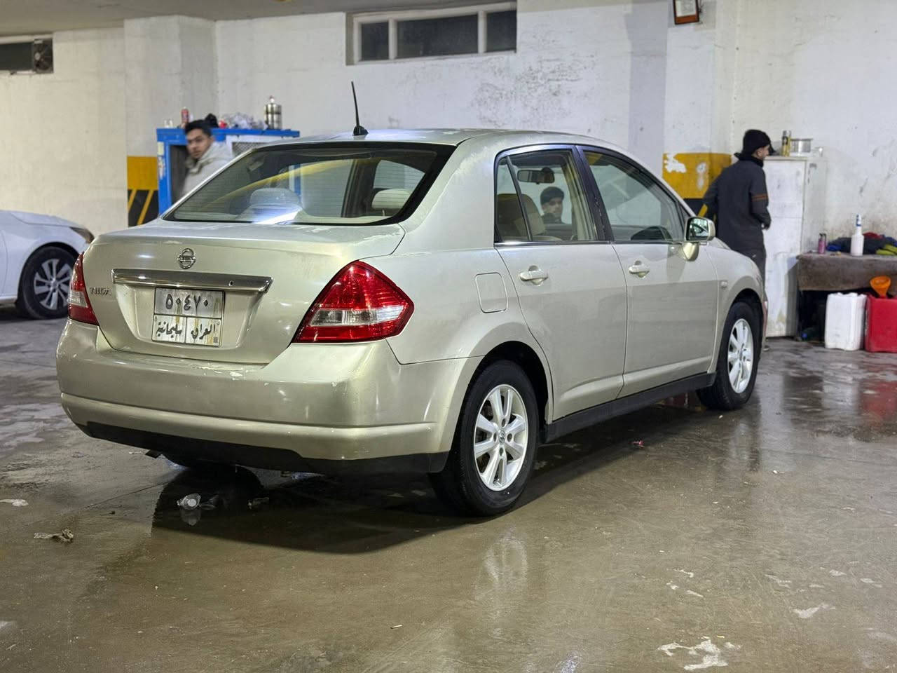 تیدا 2007بي دعم و ليدر او جه كوش به گیانی نیە
دوو پارچە بۆیاخ
سەنەوی بەسەر چووە
تایەکانی نیو داشتە
***********
شوێن کلار
نرخی 75 مەجالێکی کەم كالار, السليمانية
