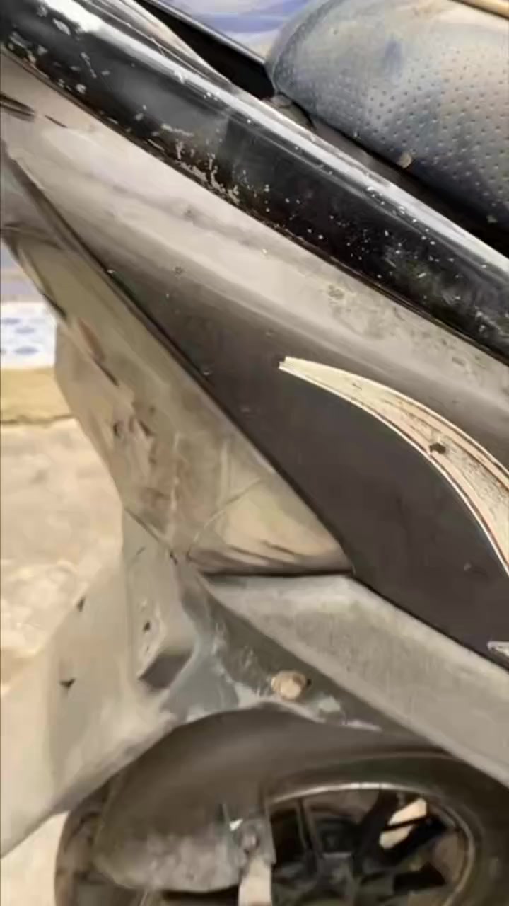 سلام عليكم
للبيع ماكس  عدله 
55مفتوح شلعه ومعدل تشك الگاع
كهربائيات كلها شغاله
سعر 550 وبيها مجال 
مكاني حله حي الجزائر 
رقم ***********
