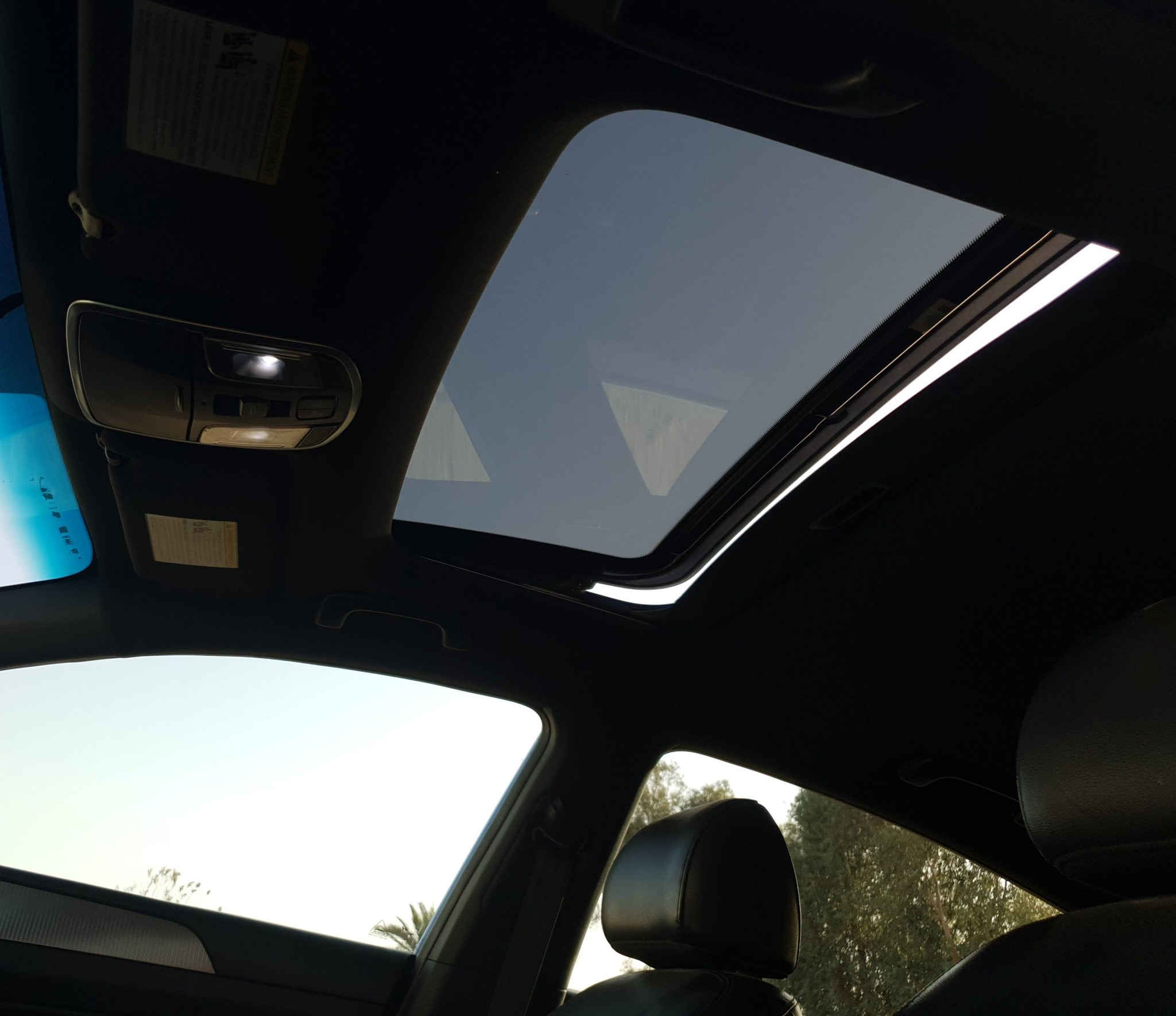 للبيع هونداي سوناتا2019  sport فول مواصفات 1/1 رقم سليمانية دولي تريد تحويل_ وكالة بلي يعجبك .
.
السيارة جديدة جدآ 

*بصمة تشغيل + بصمةابواب +بصمة جنطه 

*سلايد روف 

*رادار

*مانع انزلاق
*كشنات جلد +تدفئة+كهرباء 
*تخم تاير +حدادية جديده  استخدام شخصي السيارة 
*ستيرنDسبورت+تدفئة ستيرن +شفتات +تحكات 
*رادار مريات +نقطة عمياء 
*دبل كزوز 
*تبريد قطعتين 
*شحن لاسلكي +منفذ USB+AUX
*كاميرا خلفية دوارة
 
 وبعد بيه مواصفات هواي .

مكينة2.4 JDI معلايه كازكت فقط لادوانز ولاتنقيص 
 ماشية 142mi 
 السعر 140والشراي بخدمته 
للإستفسار 
***********واتساب
***********
مكاني بابل /قرب العلوية شريفة بنت الحسن (ع)
