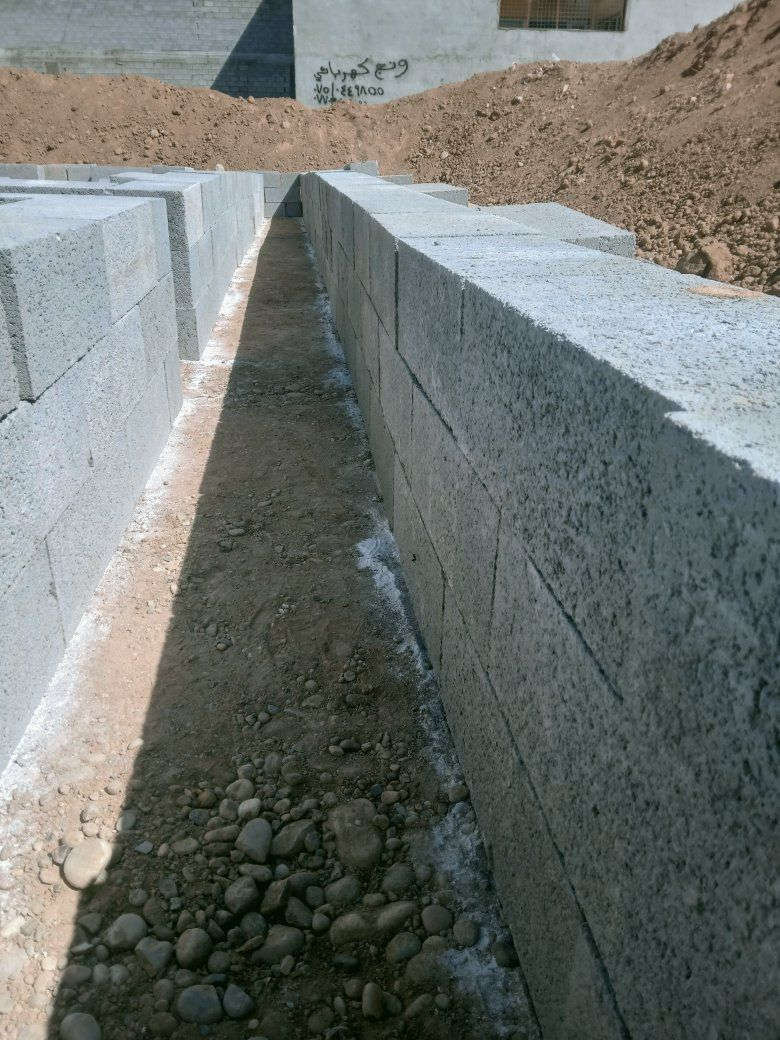 السلام عليكم
🔴#اليحتاج(تصفيط بادلو ع الخيط) 
🔴 وو
(تصفيط بلوك)#ونج #تصعيد (بلوك) (رمل) (حصو) (سمنت)#صبة كاشي (ارضية) (دنك) (بيتون(***********)((***********)
(تعديل) (تفليش)(بناء غصاطل)
موجودين وشغل  درجة اولى  كادر كامل وشغل هندسه ومتواجدين بي وقت. خبر وتدلل بي،مكان نشتغل وشرط اسعار جوة السوك ول ماعندو الفقير نشتغلو بلاش‪
