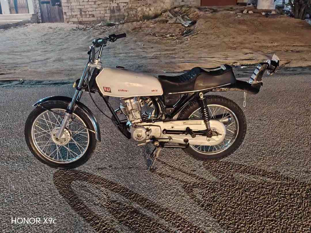سلام عليكم   دراجه للبيع 2023 سعر 500 رقم ***********
