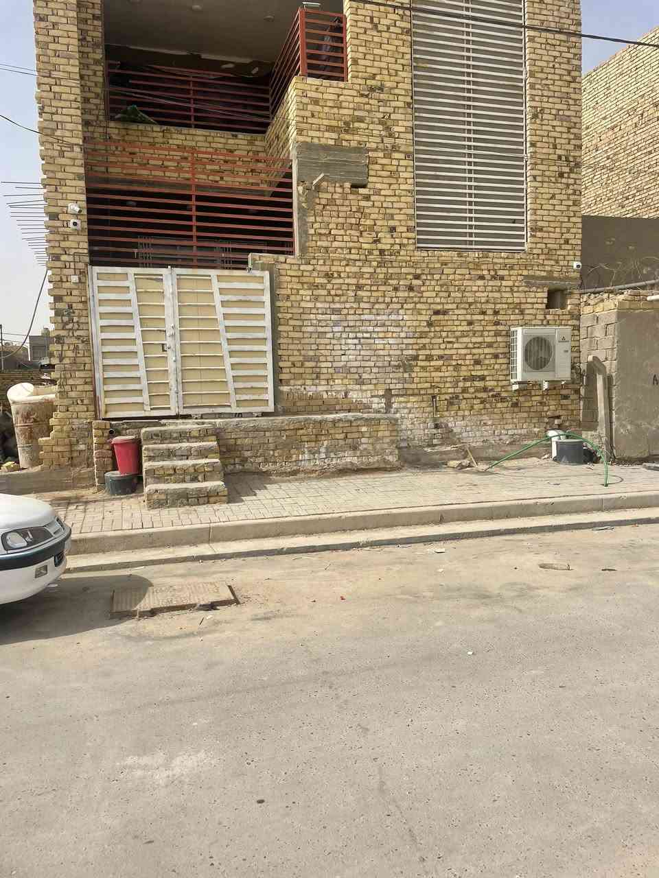 بيت للبيع حي الزهراء المساحة 160 م خلف علوة الخضار مطلوب إسكان بناء 2023 المنطقة مخدومة تبليط مجاري 

الطابق الاول : غرفتين صالة واستقبال مطبخ وصحيات داخلية وصحيات خارجية

الطابق الثاني غرفتين وصالة ومطبخ وصحيات داخلية
للاستفسار الاتصال على الرقم ‭0783 099 4009‬
