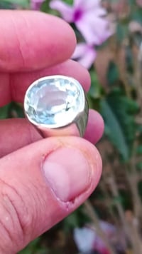 خاتم فضة ٩٥٠ • اكوامارين ١٧ قيراط • قابل للنقش