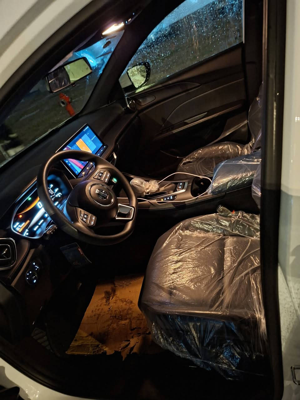 ئێمجی جیتی ٢٠٢٤ مانگی ١٢ شاشە ئەکتیڤ بێ بۆیاخ ١٦ هەزار ڕۆشتوە فول مواسەفات نرخی ١٢٠   گەڵاو مە عامەلەیەکی برایانە 
***********
