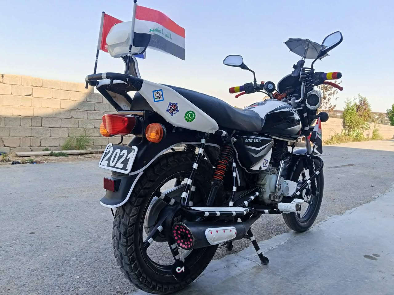 السلام عليكم دراجه بوكسر للبيع موديل 21مكفوله كفاله عامه محرك مامفتوح وراق كامله شرط الترقيم دراجه حلوه مال جناي دراجه مابيها اي نقص سعر 1050وبيها مجال مكان ديالى بعقوبة الاستفسار على هاذا رقم ***********
