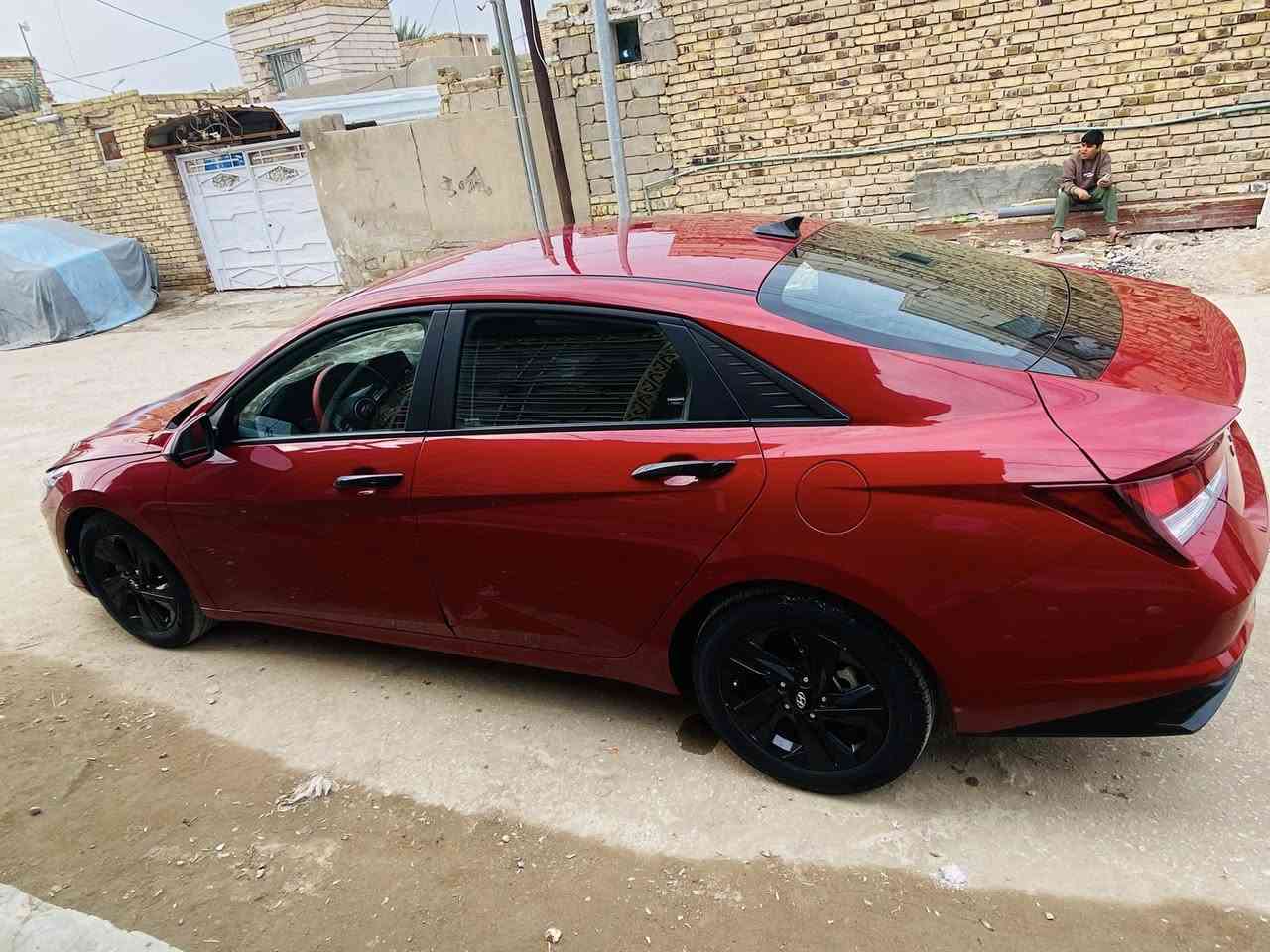 السلام عليكم شباب النترا للبيع موديل ٢٣ وارد امريكي ضرر جاملغ امامي ومبدل نفس اللون بدون صبغ بدون دواخل وبارد بطرف البنيد  صور حادثها بالمنشور دخول جديد بسمي تحويل مباشر سياره حره  وما بيهه اي نقص مكينه ٢٠٠٠ دوش ع وضع الشركه ماشيه ٤٠ سعرها ١٦٠ مكاني ديوانيه ناحيه نفر للستفسار ***********
