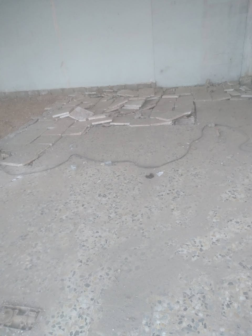 عندي كاشي سعر مناسب جدا مستعمل يعني اريد هسه يجيني مكان نجف مدينه المائيه***********
