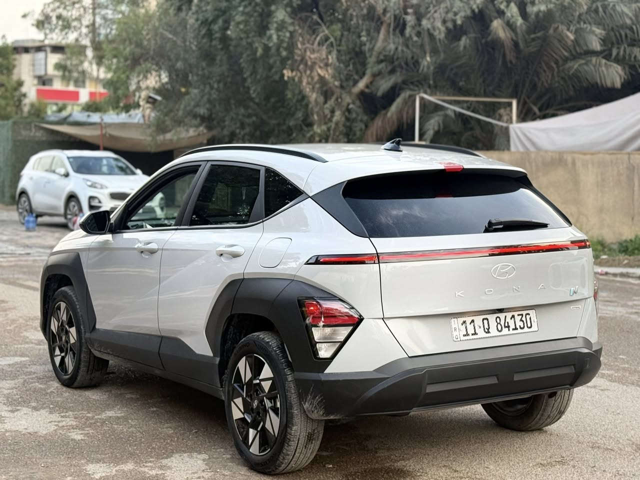 هونداي كونا للبيع🌟
(ارخص كونا بسوك)
موديـل 2024
ماشية 6الاف يعني زيرو
حادثها فقط بارد ب جاملغ وباب بدون صبغ
بدون دواخل وبدون ايرباك وصور حادث وسونار موجود
المواصفات

بصمة تشغيل . بصمة ابواب . بصمة صندوك

هندبريك بصمه

كشنات كهرباء 

تبريد قتعتين خلفي

تبريد لمس بيانو منفصل حار بارد

ويلكب جبير فراشة 

محرك 2000 دوش

مصابيح LED أمامية.

مصابيح LED خلفية.

رادار امامي مانع تصادم

رادار بلمري نفطه عمياء 

تحديد مسار 

رادار خلفي تنبيه عبور + بريك ذاتي

نظامي  Android Auto و Apple CarPlay.

شاشة جبيرة متصله كار بلي 

تشغيل عن بعد

لايتات امامية عدسات زنون

السيارة كامله مكمله كتلوكات الشركة ارضيارت الشركة

مكان بغداد زيونة📍
رقم : ***********
السعر : 168 ورقة
