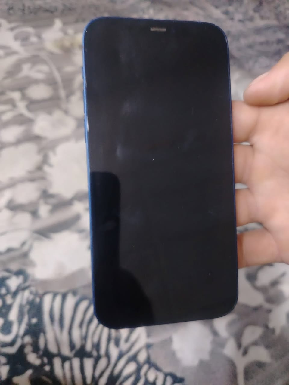 السلام عليكم
ايفون 12 عادي حهاز وتر بروف اي صيانه ما داخل 
ذاكره 128 بطاريه 87
ملحقاته كامله 
سعر 400 الف مرواس اذا اكو مكاني بغداد 
متواجد خاص ماسنجر وتساب
***********
