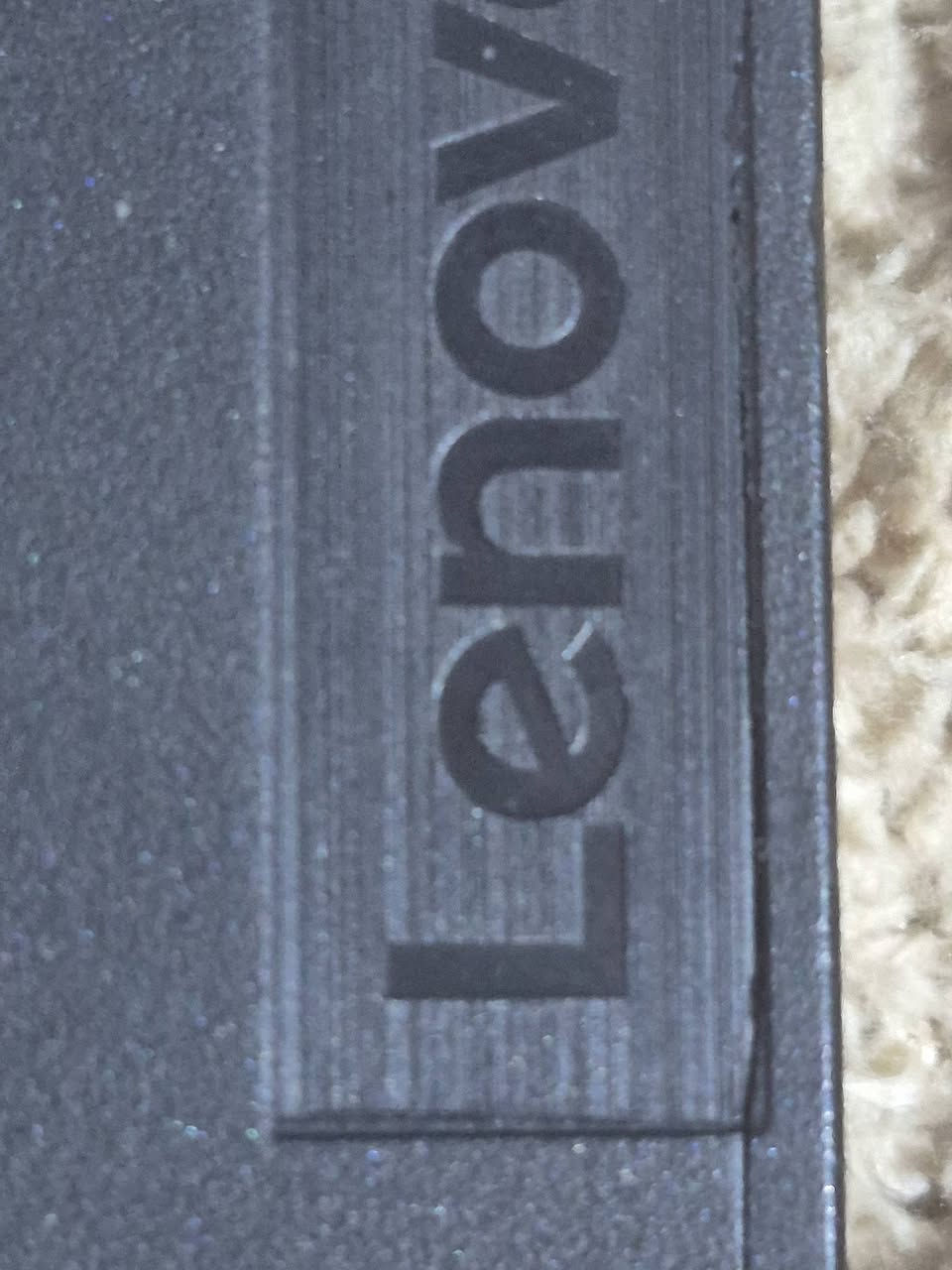 💻 عرض لقطة في البصرة: Lenovo K14 وحش الأداء الاقتصادي 🚀
​للبيع أو المراوس، جهاز يجمع بين الأناقة والقوة وبسعر تنافسي جداً. الجهاز بحالة ممتازة مع كارتونته الأصلية، واستخدامه بسيط جداً.
​أداء يتحدى الأجيال الحديثة! ⚡
​المعالج في هذا الجهاز هو AMD Ryzen 5 5600U، بـ 6 أنوية حقيقية و12 مساراً.
​مقارنة الأداء: هذا المعالج يوازي بل ويتفوق في الأداء المتعدد على معالجات الجيل 12 والـ 13 من فئة (Intel Core i5 - U)، مما يجعله مثالياً للدراسة البرمجية، التصميم، والمهام المتعددة الثقيلة.
​المواصفات التقنية:
​المعالج: Ryzen 5 5600U (أداء جبار بـ 6 أنوية).
​الرام: 8 GB DDR4 (سلاسة عالية في التنقل).
​كارت الشاشة: AMD Radeon Vega 7 (كارت داخلي قوي جداً، تم تختيم العديد من الألعاب القوية عليه بنجاح).
​الشاشة: شاشة حديثة بحواف نحيفة جداً (Slim Bezel) تعطي مظهراً عصرياً ومريحاً للعين.
​حالة الجهاز والملحقات:
​النظافة: الجهاز جداً جديد ونظيف داخلياً.
​الملحقات: الكارتونة الأصلية متوفرة.
​ملاحظة للأمانة: توجد بعض الصدعات البسيطة جداً في الشاصي، وهي سطحية تماماً ولا تؤثر إطلاقاً على متانة الجهاز أو أدائه التقني.
​💰 السعر المطلوب: 350 ألف دينار فقط!
​🔄 خيارات المراوس (التبادل):
​المراوس مع PC بمواصفات جيدة.
​المراوس مع لابتوب بمواصفات أقل مع دفع فرق السعر لي.
​📍 الموقع: البصرة - كرمة علي.
📞 للتواصل والاستفسار: ***********
​فرصة ممتازة لطلاب الهندسة والحاسبات في البصرة للحصول على جهاز حديث بسعر اقتصادي!
