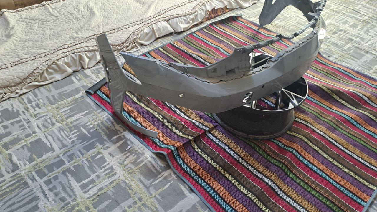 سلام عليكم. غراض كي فايف موديل 25 للبيع قيم واخذ الويل بيه فطر قليل دعاميه بدون شبابيك راديتر ومروحه فاتحن من سيارتي ***********
