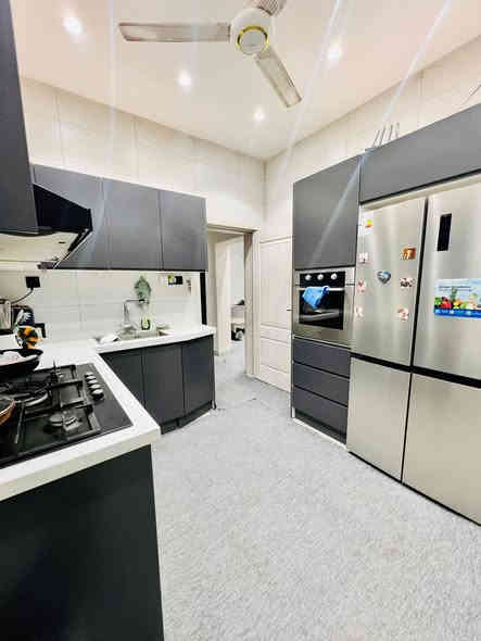 الدار للبيع ركن المساحة 60متر طابق ونص                             البوبيات قبل اسواق برتقالة عامود 53 
السعر 115 مليون 
***********
