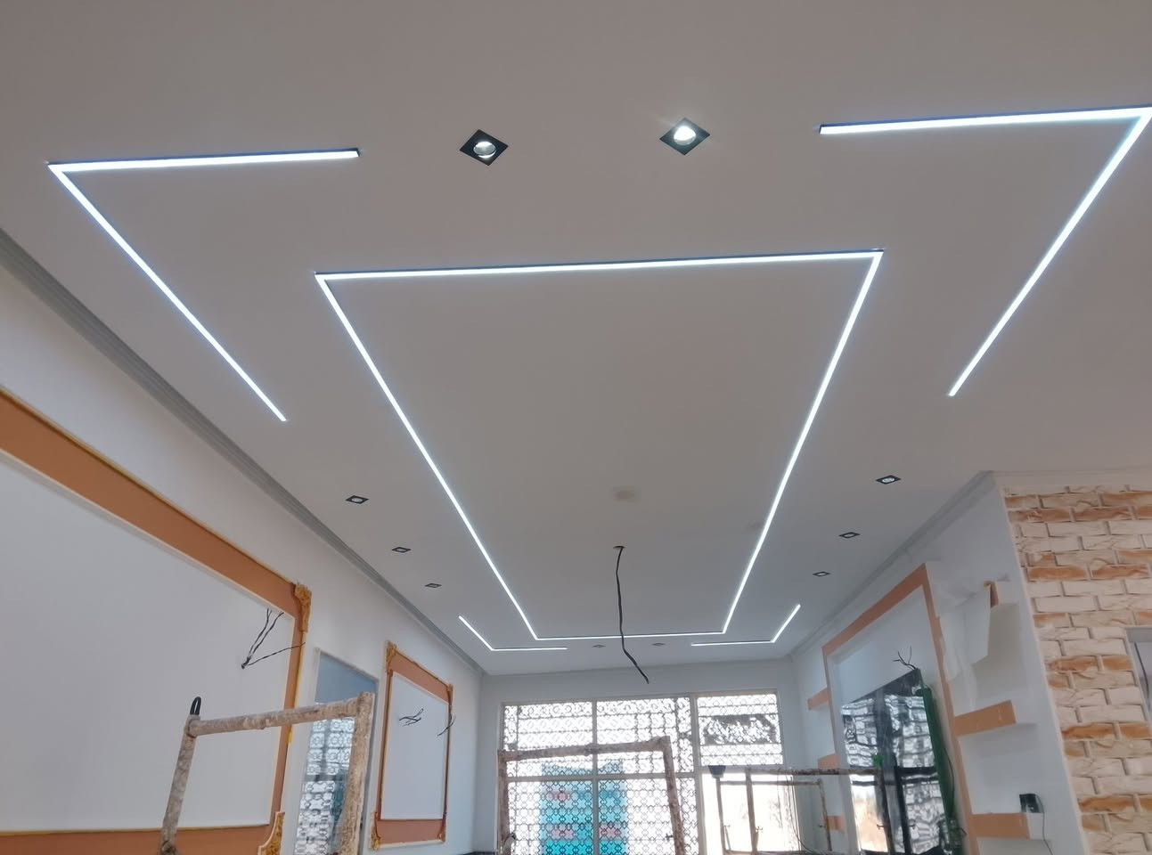 يعلن السيد  لعامه وفن تصاميم
الديكوات الجبس المتر( / 20/) الف كرسته وعمل 

  و بديل الرخام

 وبديل الخشب 

 ورق جدران 

 والاصباغ بانواعه كرسته وعمل المتر (2 لفين)

 باسعار مناسبه

لتواصل عبر وتساب ***********
