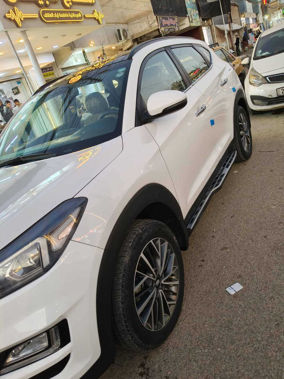 توكسون 2019 فول ماشيه 70
بدون صبغ عدا بارد براس البوند والباقي مكفول حتى من الرصعه سنويه وهزه جديده لل 30
السعر 215 وبيها مجال 
***********
***********
