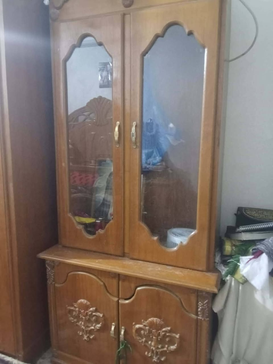 السلام عليكم غرفه للبيع السعر 450 وبيه مجال هاذ رقم صاحب الغرفه ‏‪***********‬‏
