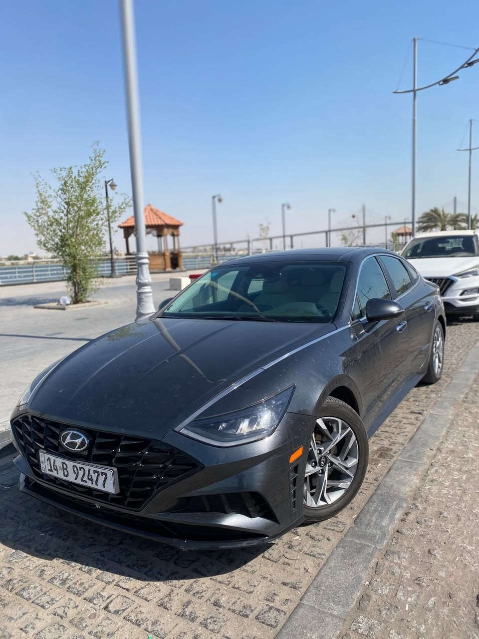 السلام عليكم
سوناتا 2023لمتد بانوراما وارد امريكي محرك2500تنفس طبيعي حادثها الجاملغ خلف السائق شبر بارد ومصبوغ على كده فقط وبالعراق الداير خلف الراكب بارد بس الباقي كفاله سياره فول ماشيه 71 رقم بصره الجديد معوقين والمعوق مابي اي شي سياره جديده تجي وشوف بعينك 
سعرها165 وبيها مجال للطيبين للاستفسار ***********
