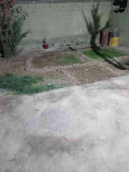 بيت للبيع المساحه ٣٧٠ متر شارع النفط قرب مقهى بيت الطين شارع جاسم البدري 

البيت يحتوي على ثلاث غرف نوم مساحه 4*5

وصاله ومطبخ وبيتونه بدون ستاره 

واستقبال وصحيات خارجيه مع حديقه 

البيت ركن عرض الشارع ٨ متر 

الشارع مشتغلينه مجاري وكامل ومشمول بالتطويب 

البيت بناء بلوك وعكاده سنة البناء ٢٠١٢ وتم ترميه حديثا 

البيت معروض ب47 

للتواصل مع صاحب الأرقام ***********

***********
