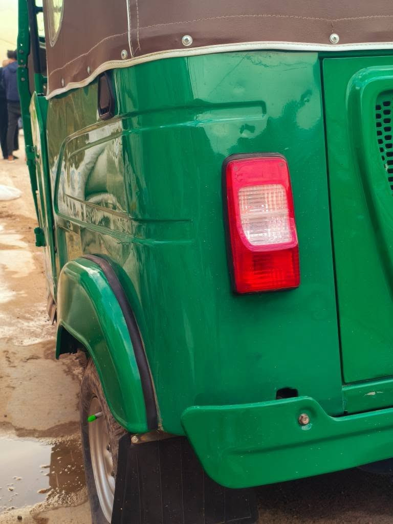 سلام عليكم تكتك موديل 2021/12يوم29 
محسوبه عل 22 تكتك شوفت عينك نضافه 
سعر 7700 مكان بلديات.  
***********
