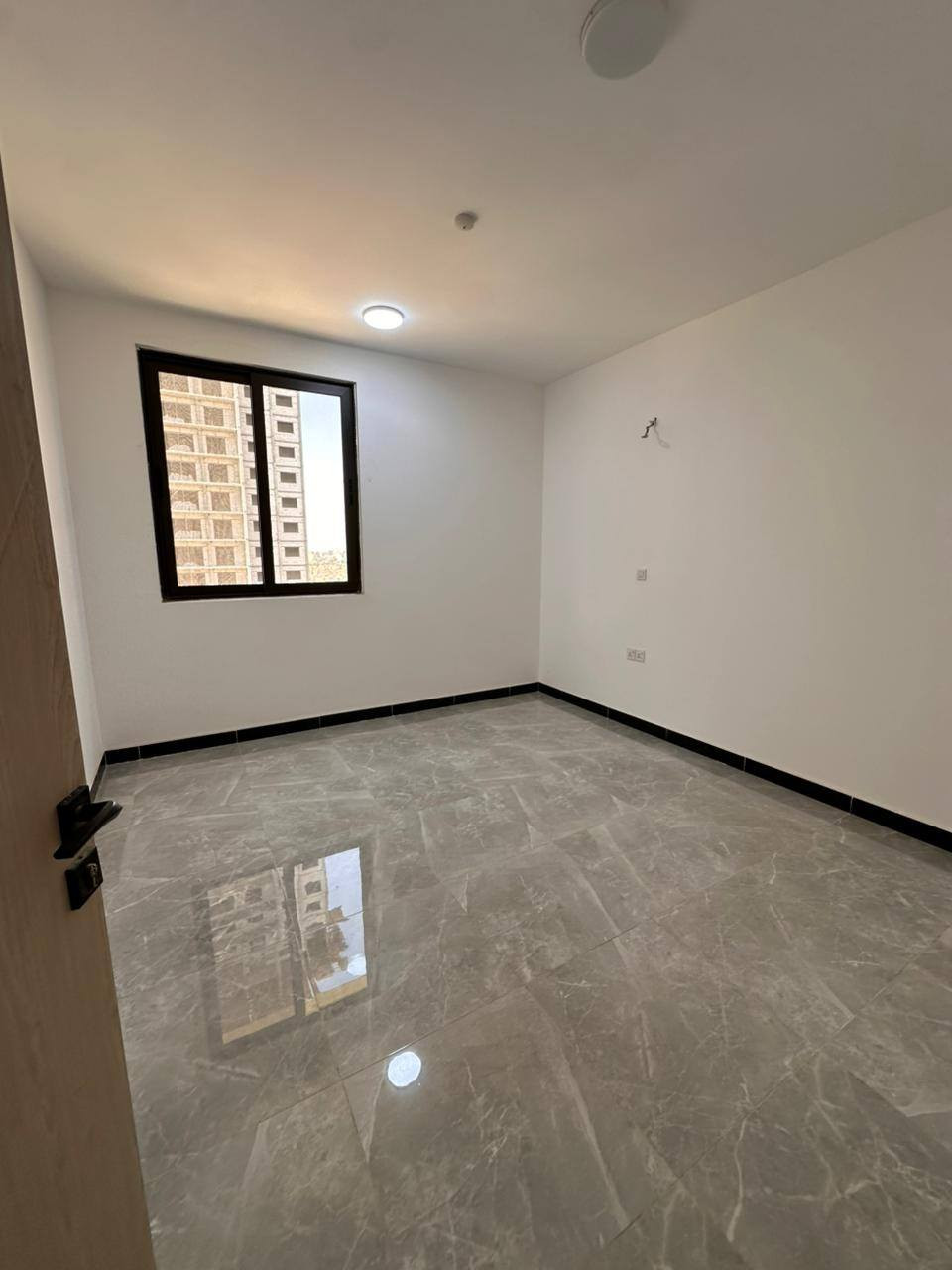 شقه للبيع 💥
مجمع المنصور سيتي 
مساحه 176
3 غرف
 طابق 14
بسعر مناسب 
استفسار : 
***********
