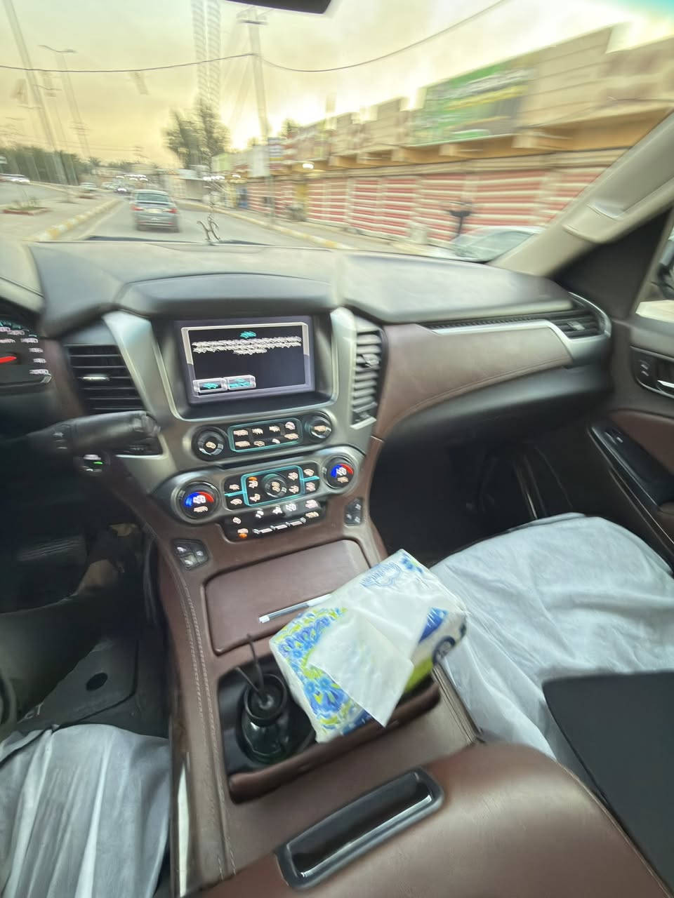 تاهو البيع 2015 فول موصفات LTZمعروف موصفاته بسمي تريت تحولي وكاله ***********
@إشارةالسعر 345 خليجي
