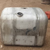 السلام وعليكم تانكي فافون للبيع ٤٠٠ وخمس لتر دبدوب القواعد موجوده 0771...