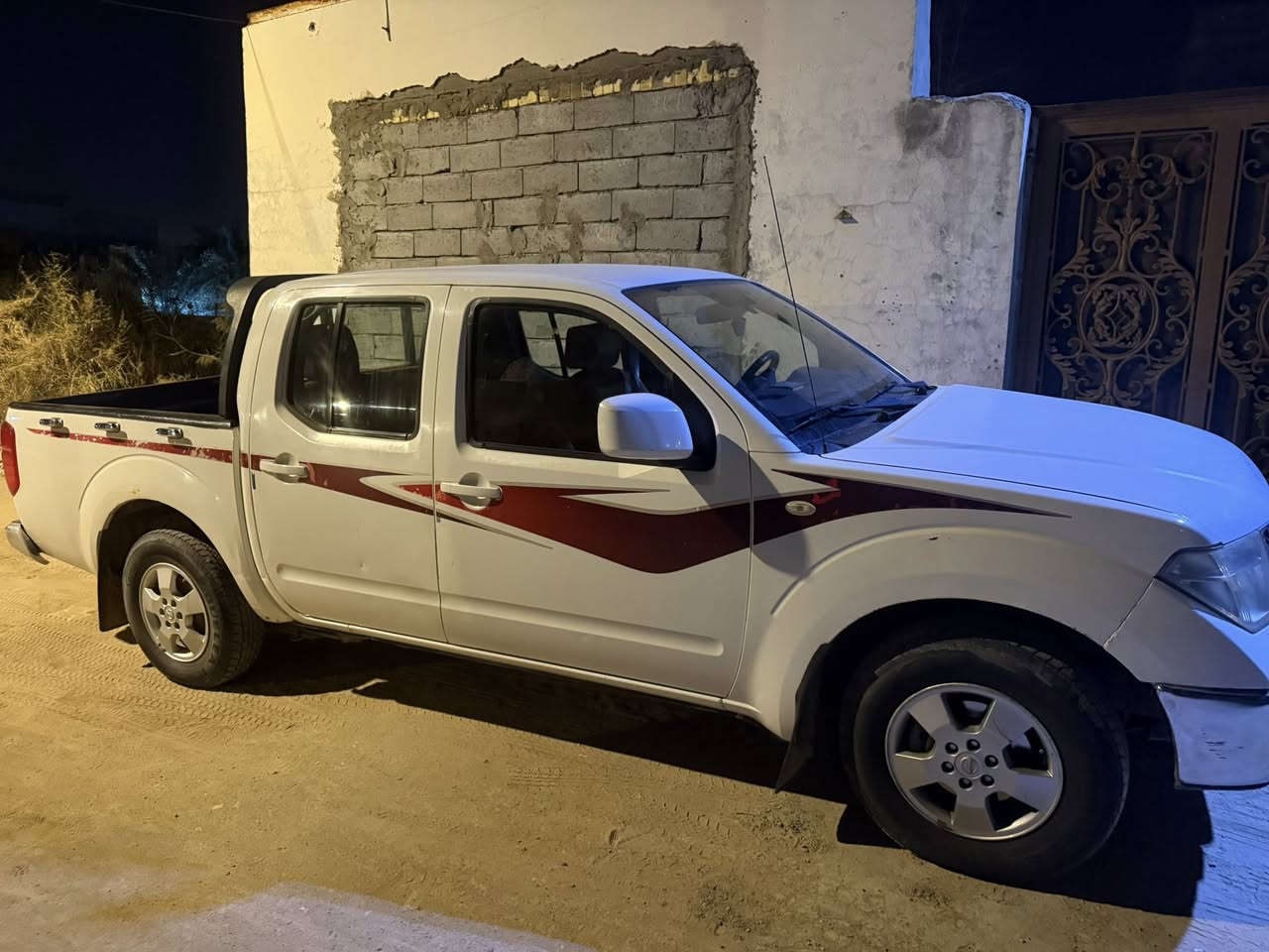 نيفاره 2013 للبيع نضيفه مابيه صبغ بيها طخات بسيطه السياره مال موضف مامتعوبه العنوان البصره القرنه السعر 120 لتواصل ***********
