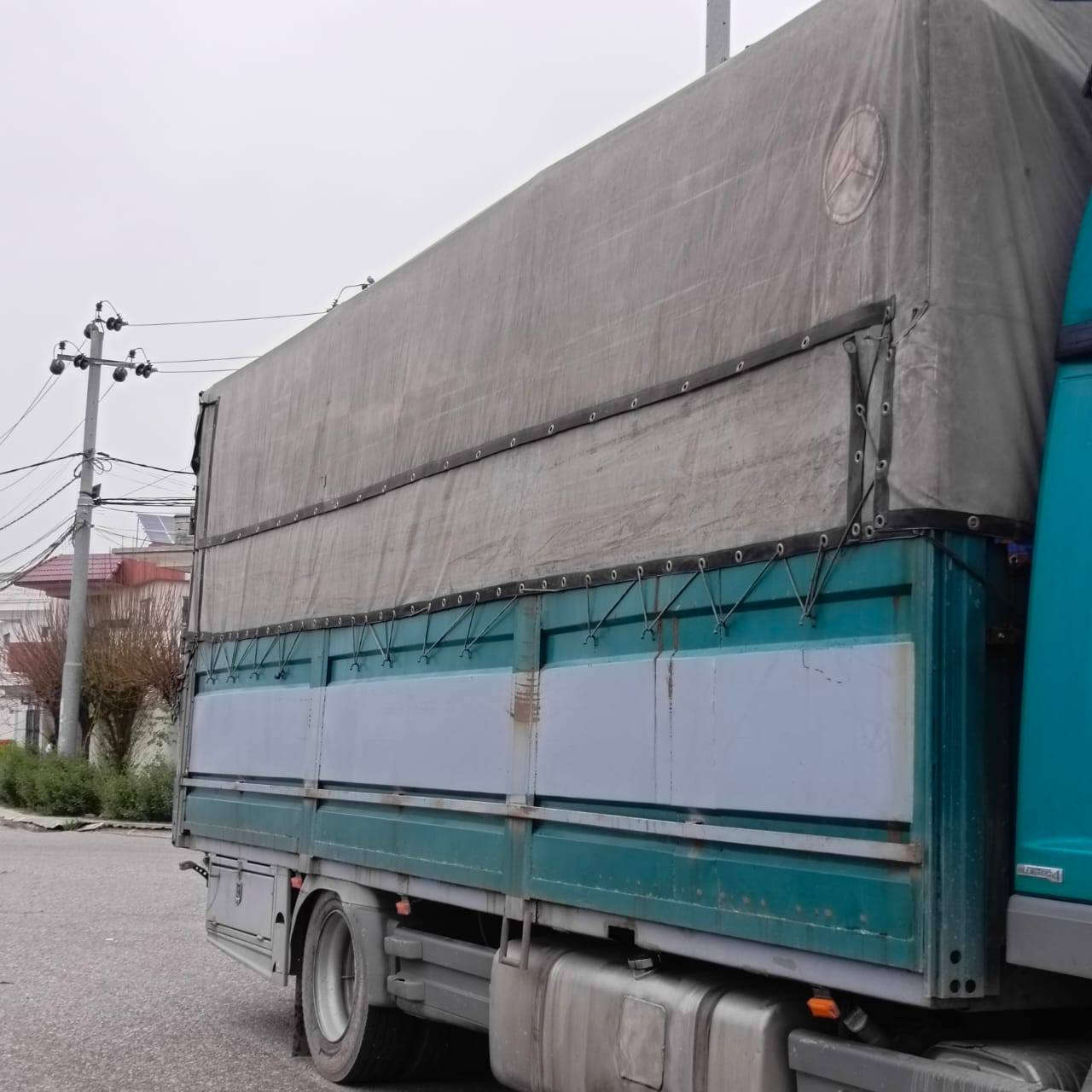 بدي اتيكوو للبيع الطول سبعه وربع ورتفاع 260 وبي صناديق
الارضيه حديد بدي نضيف للتصال ‏‪***********‬‏
