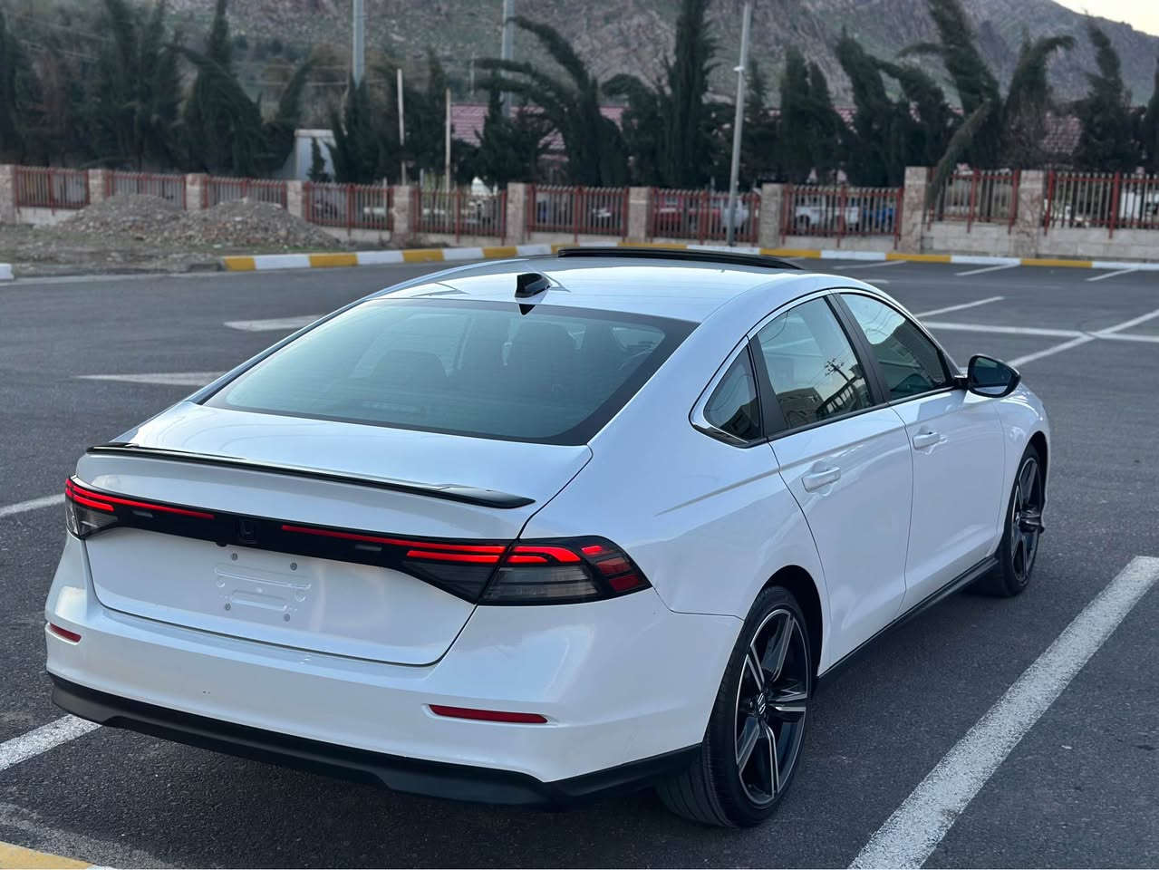 HONDA ACCORD 2025 HEBRYD
سەیارەکە یەك چەمەلاخ بؤياخ بيناو گرتن بي ئيرباگ بي ته  عديل بي شوخت و قوپ تەنها ٦ هەزار رۆیشتووه  فول فول مواسەفاته -هايبريد-سلايت-رادار-كوشن گه رم-بەسمه -گيچ ئەلكترۆنی-هتد سەيارەكه كاتی نەشكاوه ٣ مانگ كاتي له گه له نرخ٢٢٥$ شتيك مه جال 
***********
***********

1HGCY2F55SA041680

عربي
هوندا اكورد ٢٠٢٥ هايبريد
السيارة ماشية ٦٠٠٠ الف فقط
ايرباگات كلها سليمة ما طاگ
بجم كبس بدون دواخل
واحد جملوغ صبغ
فول فول مواصفات
حجم محرك ٢٠
السيارة كاتي تترقم شمالي  

1HGCY2F55SA041680 رانية, السليمانية
