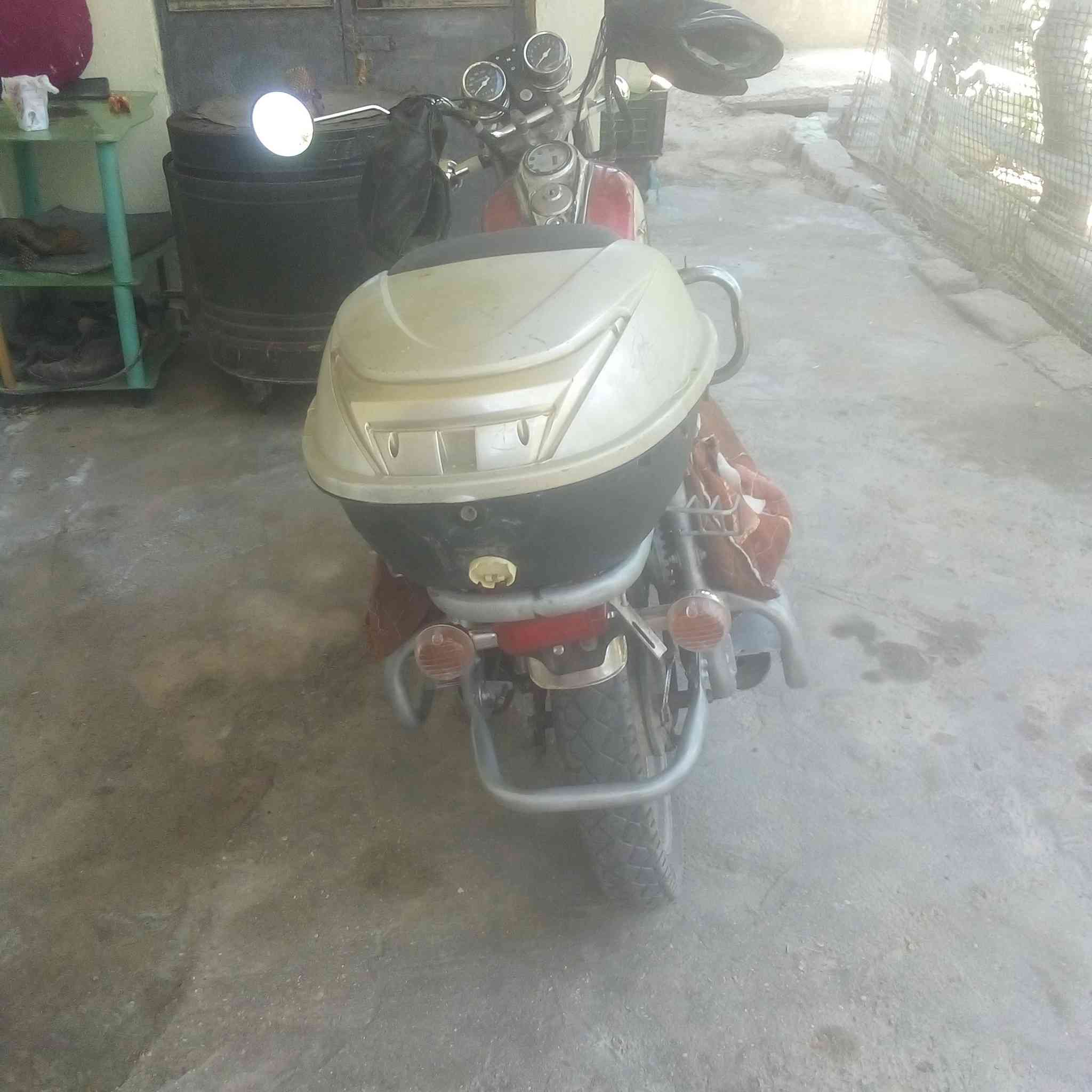 هويشا 2013اوراق اصولي كمرك مدفوع شغاله كهربائيات كامله
سعرها 400وبيه مجال
مكاني كربلاء سياحي طويريج 
***********
***********
