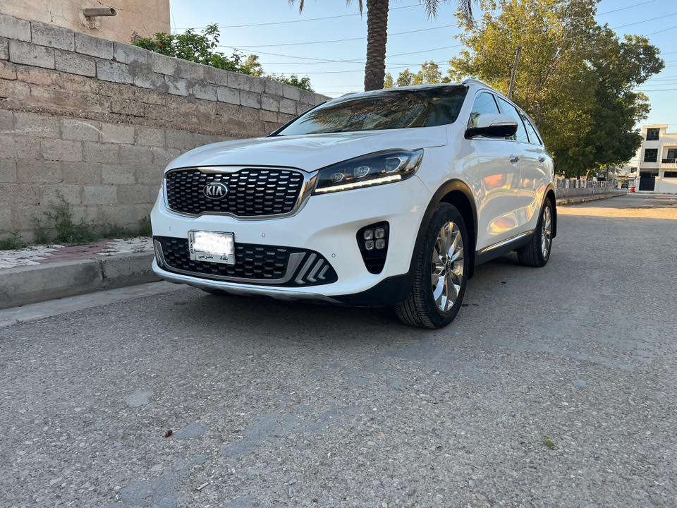 كيا سورنتو خليجي 
رقم بغداد الماني بسمي 
موديل ٢٠١٨ شكل ال٢٠
لون ابيض 
دبل شباك شكل الجديد 
٦ سلندر ٧ راكب 
فوووووول مواصفات بدون فتحة 
بصمتين: تشغيل وتقفيل 
بردات خلفية اصلية 
الباب الخلفي كهرباء 
كامرة دوارة اصلية 
مري شفط مع القفل 
حساس امامي وخلفي 
شاشة كبيرة اندرويد 
نظام ايكو درايف 
كشنات جلد اصلي لونين 
كشنات ٢ كهرباء 
كامرة دوارة اصلية 
مري شفط مع القفل 
حساس امامي وخلفي 
تبريد ابيانو لمس 
تبريد ٣ قطع ثلج 
تحكم استيرن فول 
حاكية : ابلوتوث: اوكس 
كيجات السرعة زئبقية 
شاشة الدشبول الكترونية 
اضواء ترحيب بليدات 
جي: بي: اس خرائط طرق 
علامة سورنتو بلدوسة 
لد امامي وخلفي 
لايت زنون اصلي 
لايت لد٥ عدسات اسود 
مانع انزلاق وانحدار 
يدات نيكل اصلي 
اشاير بلمري 
ويل اكروم ١٩
تخم تاير جديد
ماشية ٧٠ الف اصلي 
كير ومكينة وصدر وحدادية وتبريد خير من اللة
بدون ضربة وتبديل واشخوط وبارد وصبغ عدى شخطين بسيطات مكفولة الباقي
سيارة نظيفة وجاهزة مابية اي نقص 
فديو موجود بلمنشور
السعر ٢٢٤$
***********
