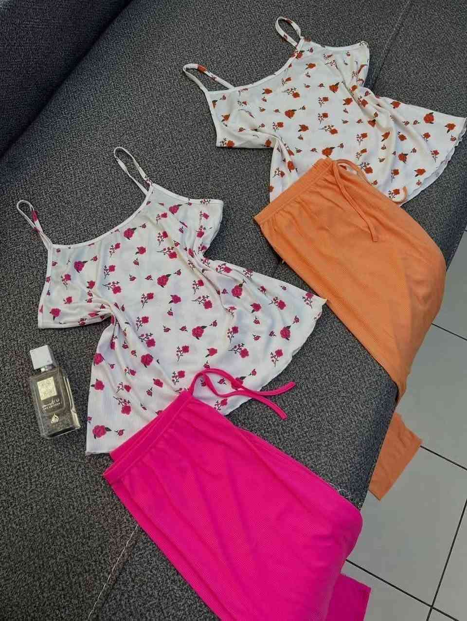 🍑 نعومة + أناقة = راحة ما تنوصف
#تراك بيت قطني وناعم تركي درجه اولى 🌺 🦋 
 ألوانه تهدّي النفس ومثالي للراحة والنوم 🌙
لأنك تستاهلين تكونين مرتاحة وأنيقة بنفس الوقت 🤍
#السعررر8
قياسات فري سايز💙🤍
يوجد توصيل داخل المسيب الفين 
يوجد توصيل محافظات


**إذا كنت صاحب هذا الإعلان وتريد حذفه لأي سبب، رجاءا أرسل رسالة إلى الدعم الفني**