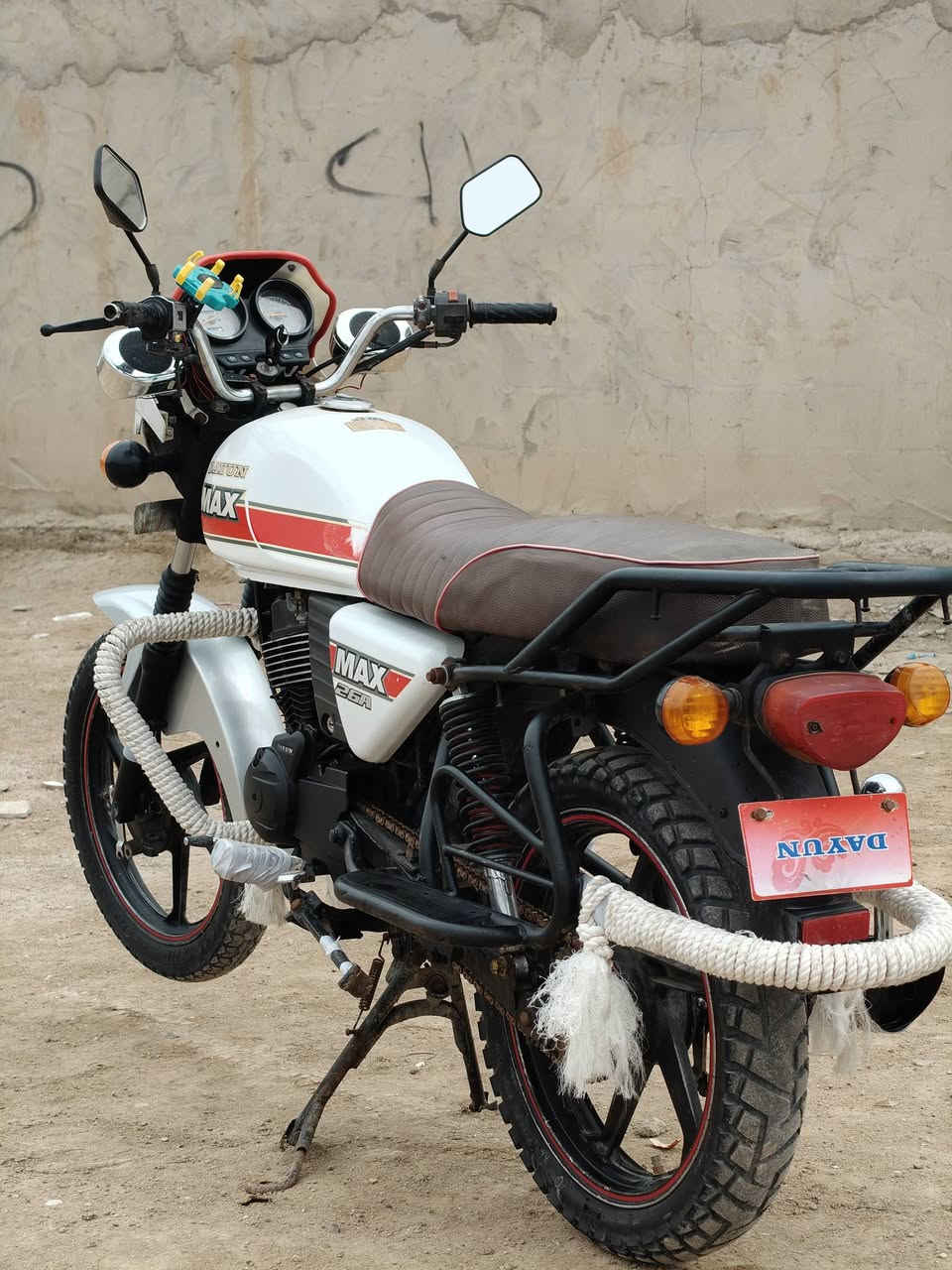 دراجه دايون 2021 للبيع جاهزه ونضيفه لسعر مليون  200وبيه مجال  المكان الدوايه ***********
