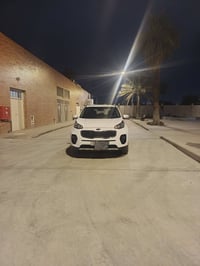 سبورتج ٢٠١٧ابيض خليجي مواصفات عاديه مري شفط كامره حساسات خلفيه  تبريد ...