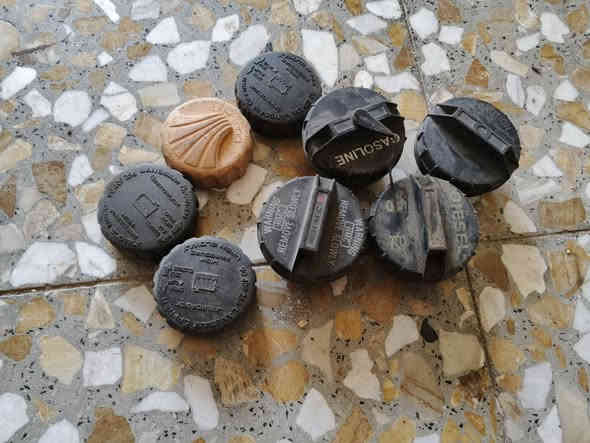 السلام عليكم غراض برنس للبيع عنوان بغداد مدينت الصدر هذا رقمي ***********
