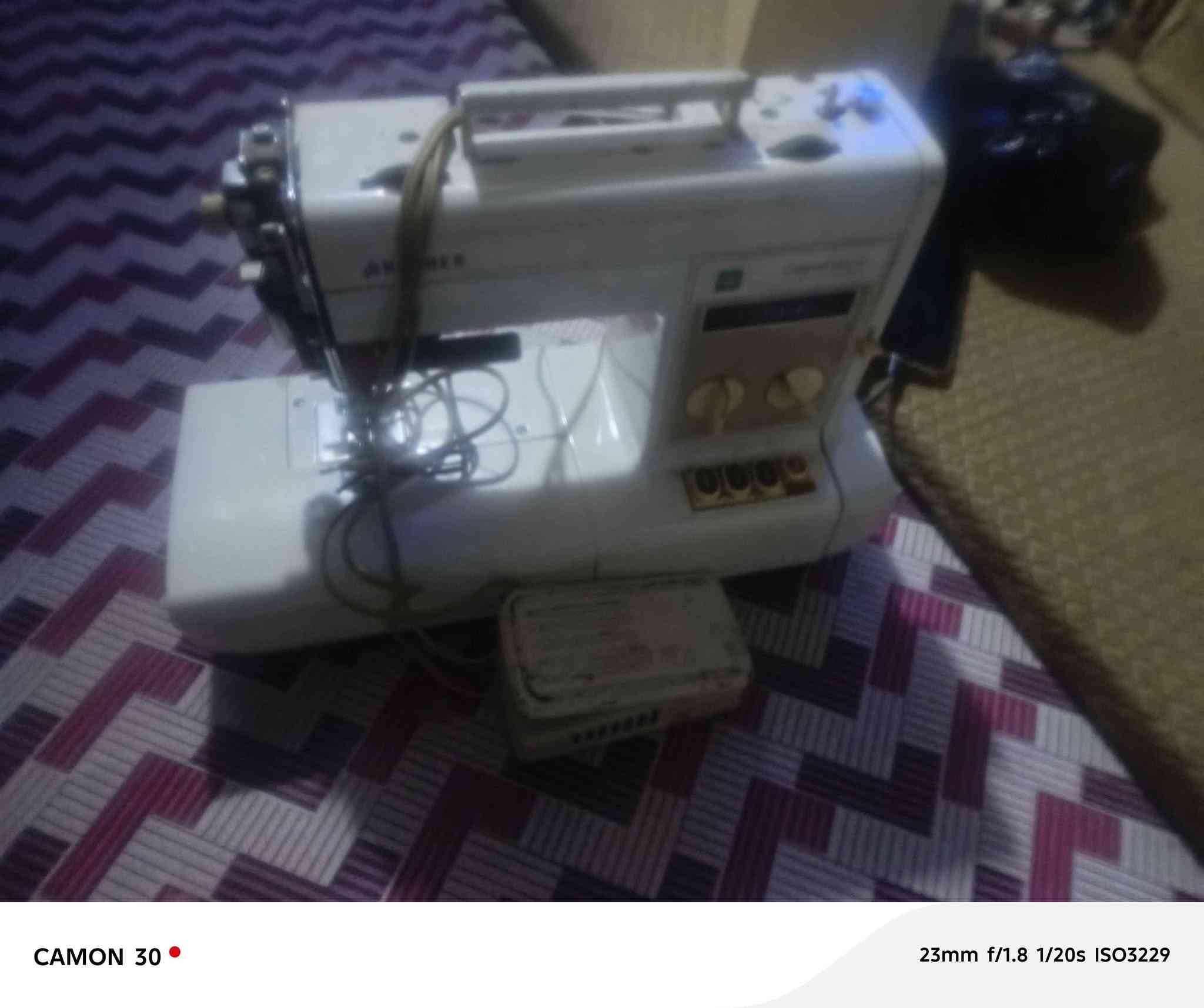 ‎مكينه خياطه شغاله نقص بس الميز ،،، للستسفار،، ***********،،، سعر 150وبيه مجال‎ البصرة, العراق
