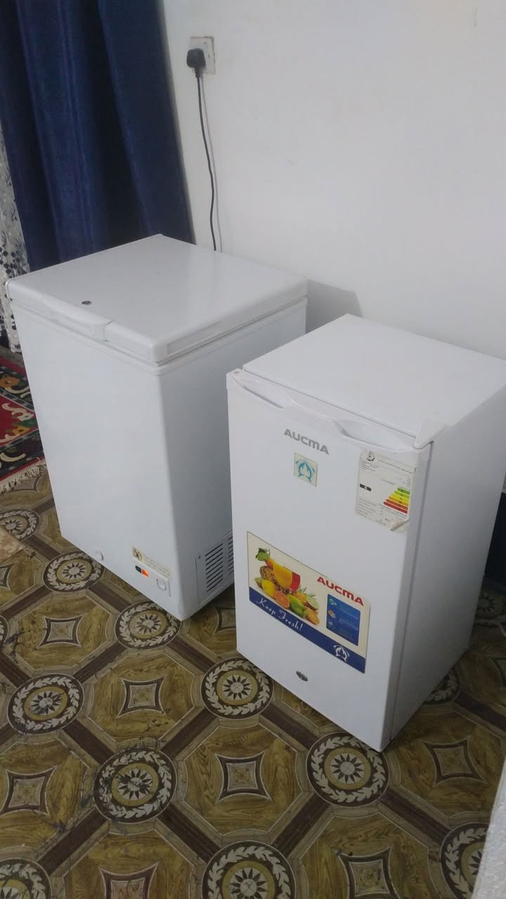 ثلاجه ومجمده مال غرف نوم ٥ قدم جدد على وضع الشركه اي تصليح مداخلات الثلاجه ٦٠الف قفل🔒 وللمجمده ٧٠ 🔒قفل الاسعار غير قابله للتفاوض  مكان التاجي توصيل موجود ***********
