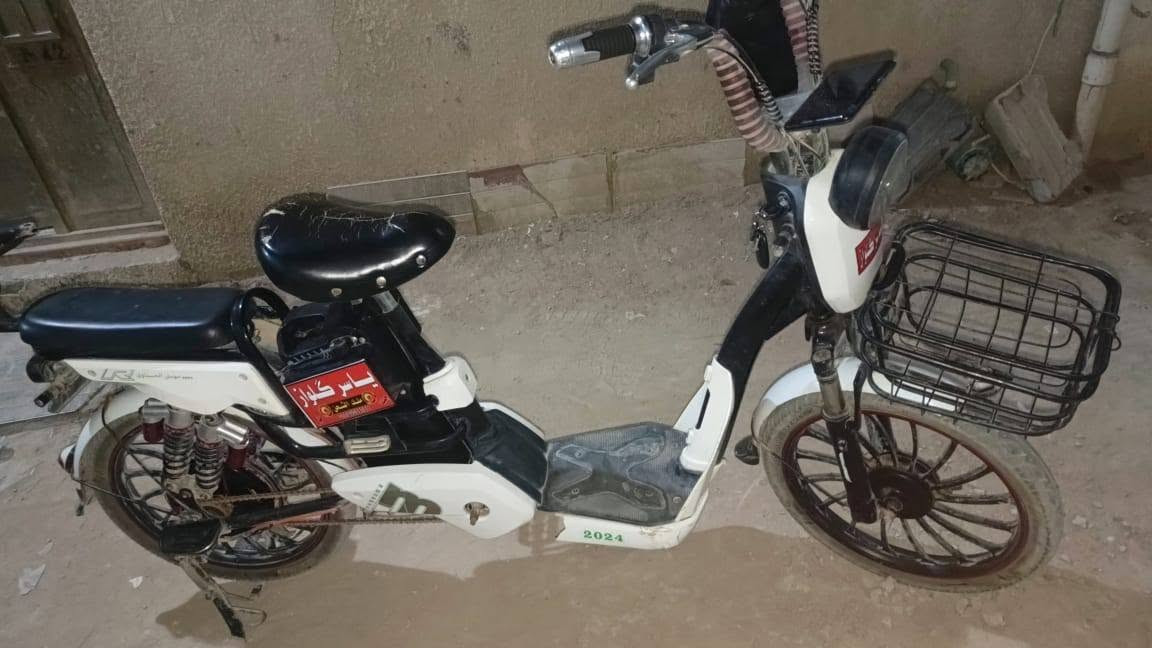 بايسكل شحن حجم 20 شغال للبيع
بطاريات جديدة معاه سويجين مع شاحنته الاصلية  شغال نظيف سعرة 240 او بي مجال بسيط حك الجيه مكاني كربلاء حي العباس ***********
