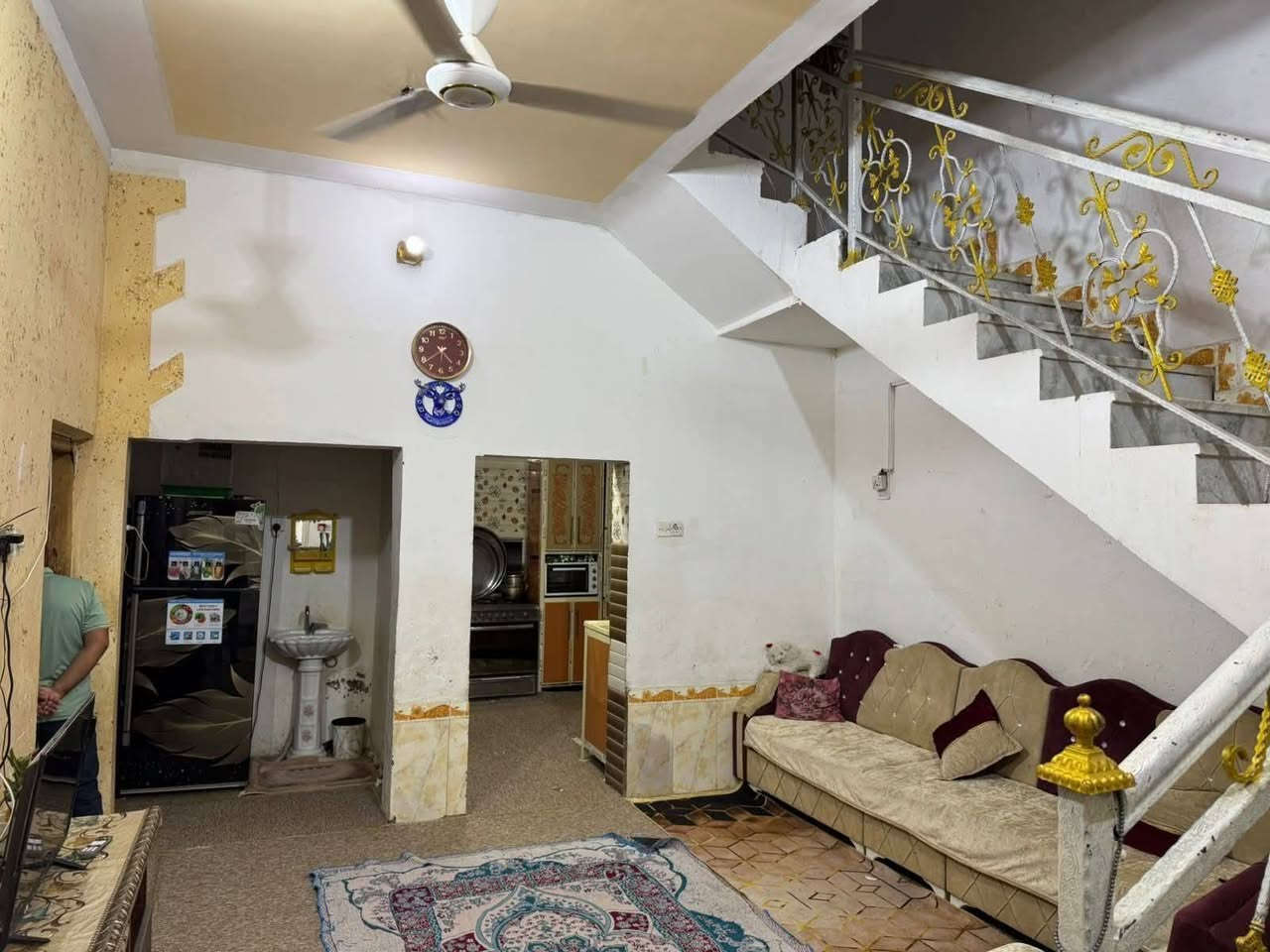 دار سكن للبيع بسعر مناسب جدآالسعر 105 من دون مبادره
علما دار مطلوب مبادره ٨٥ مليون 

العنوان / حي آور شارع السبيس 

المساحه / 100 م امامي 

تفاصيل البناء/ طابقين مسلح 

ط١/ صاله استقبال غرفه مطبخ صحيات 

ط٢/ صاله .3 غرف نوم . صحيات 
________________________________________________
نستقبل كافه العروض من العقارات معليك بس رسلنه ورح ينباع عقارك بسرعة وقت بعموله جداً بصيط ورزق على الله الاستفسار التوصل الاتصال على رقم 
وتساب ***********☎️☎️
اتصال ‏‪***********‬‏📞📞
