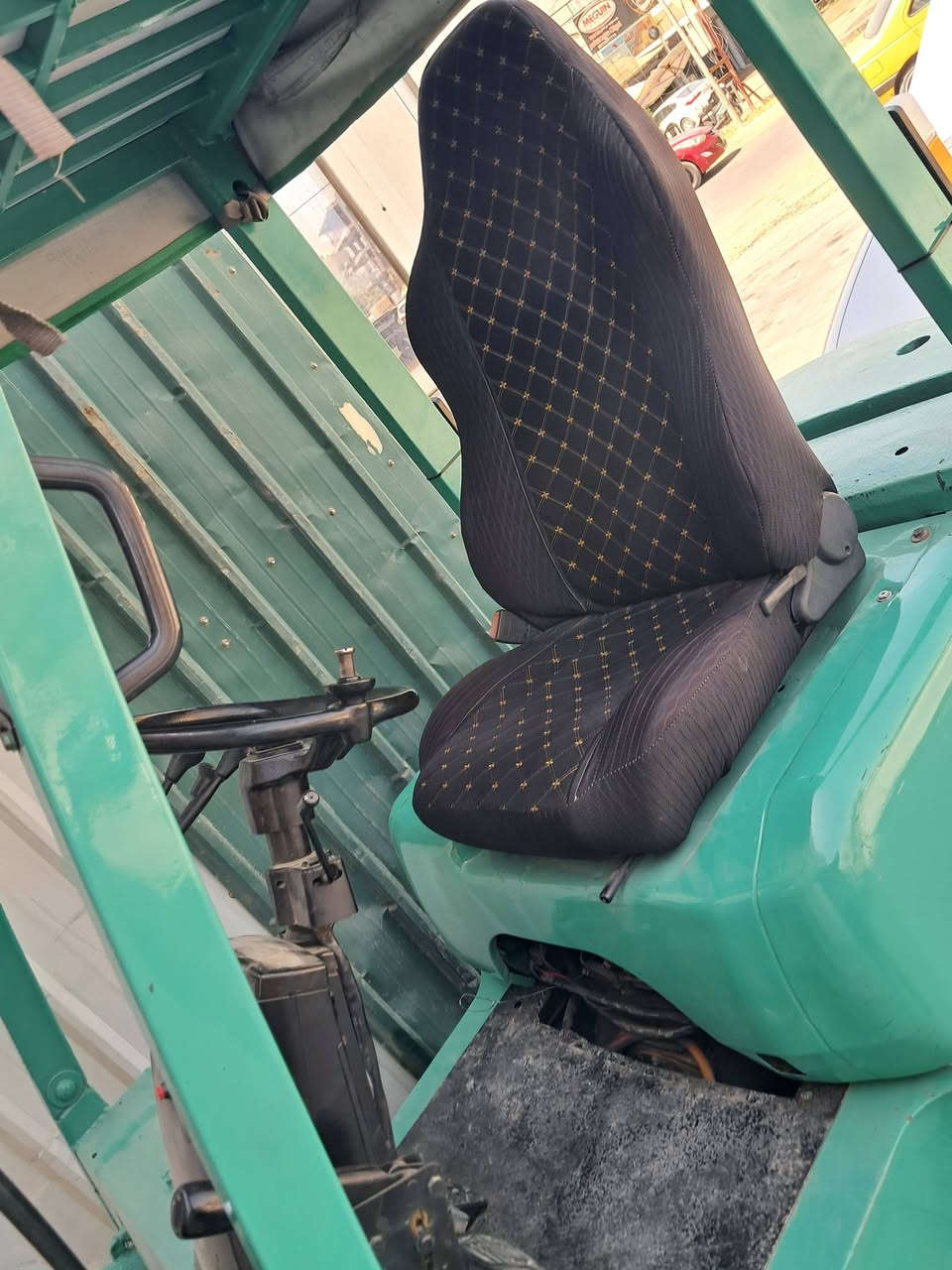 سلام عليكم .. رافعة متسوبيشي ياباني 3 حركات جب ناصي محرك وكير ممتاز و شغالة جاهزة  موديل 2002 بدون اوراق السعر 45 ورقة  حجم 2 طن ونص مكاني بغداد الكرادة  غير متواجد على الفيس واتساب فقط ***********
