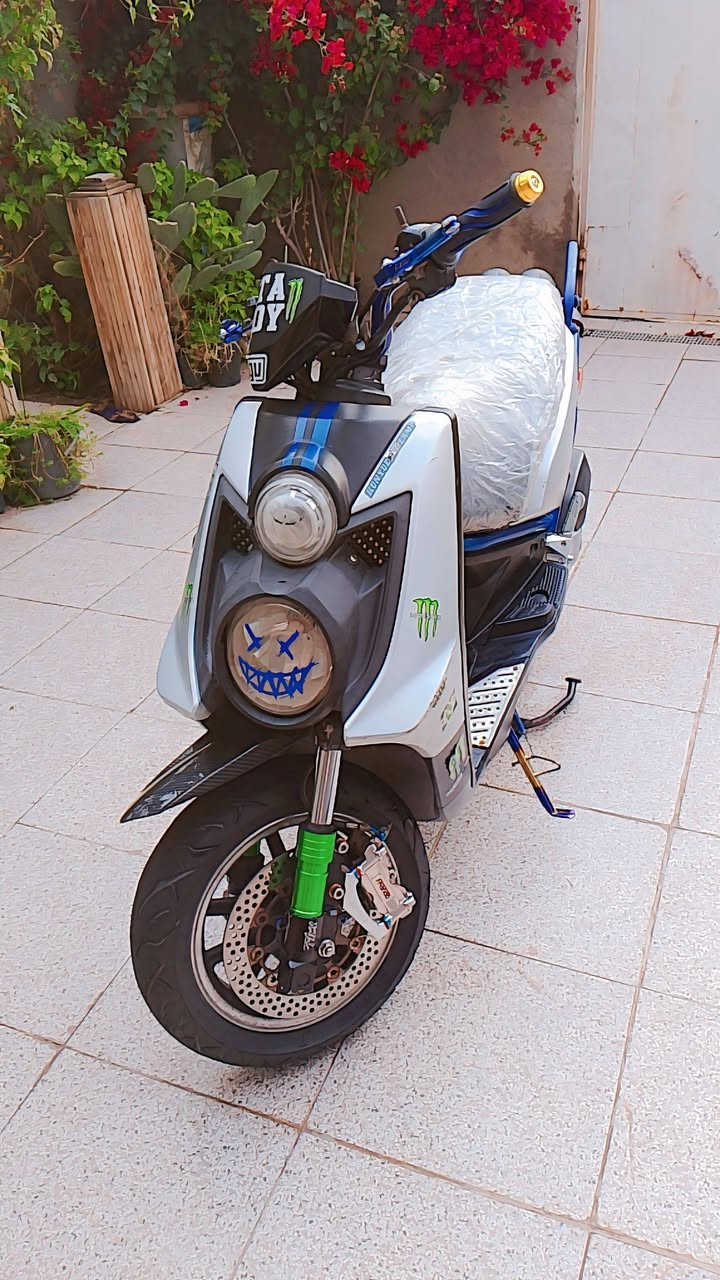 سلام عليكم سكنس جبلي للبيع دراجه نضيفه كلش بيه اهواي تزويد يدات بريك +اوياله +كلجات +دبلات امامي +دبلات خلفي +استانه صفح +ستيرن وشاصي ازرك بلاد  ، يعني عل عموم الدراجه كله تزويد  و ما بيه نقص نص ديره سلف مشي شلعه   كهربائيات كله شغاله اشاير لايت عالي ناصي بك لايت كله شغال خير من الله مكان ناصريه للاستفسار ***********
