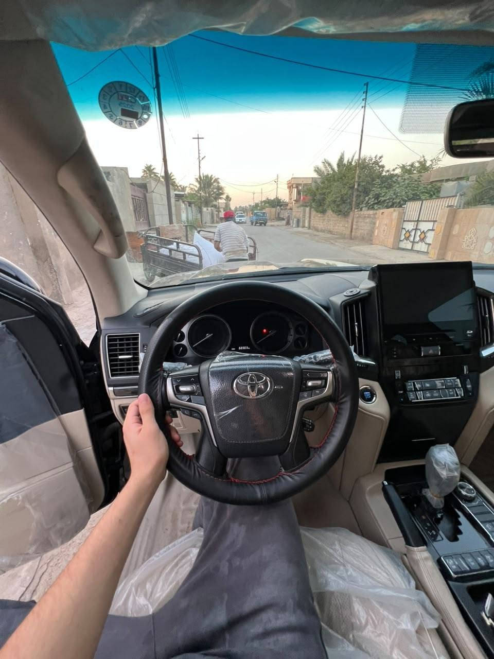 السلام عليكم
لاندكروز GXR 
ساز باب اول 
موديل 2020
سياره كفاله عامه
فقط شبر بارد 
ماشيه 68 الف
بيه تغليف ppf
للاستفسار والتفاصيل
***********
