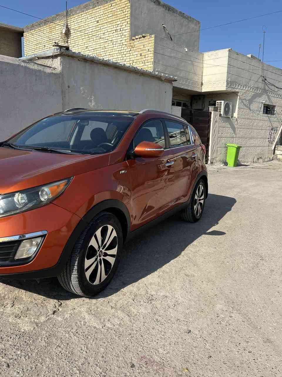 سلام عليكم
سياره كيا سبورتج 2011 للبيع
السياره وارد امريكي 
بيها ضربه الباب الخلفي والجاملغ 
تخم تاير جديد
حجم المحرك 2400  V4
السياره كير ومحرك مكفولات 
كشنات كهربائيه 
وشاشه أندرويد 
رقم بغداد أنكليزي 
عنوان بغداد 
الرقم ***********
